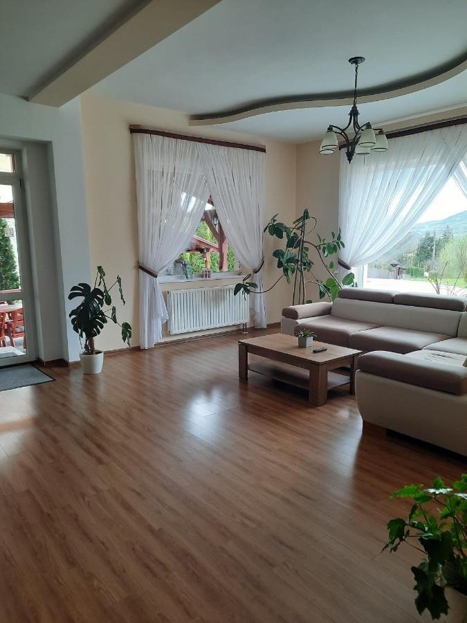 Villa Prestige Совата Екстериор снимка