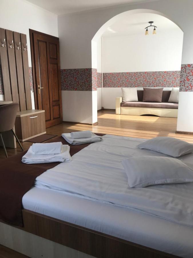 Villa Prestige Совата Екстериор снимка