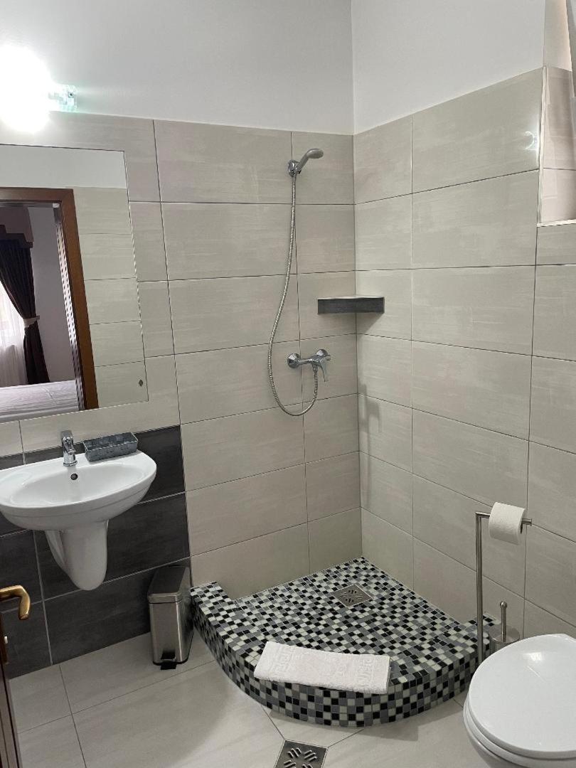 Villa Prestige Совата Екстериор снимка