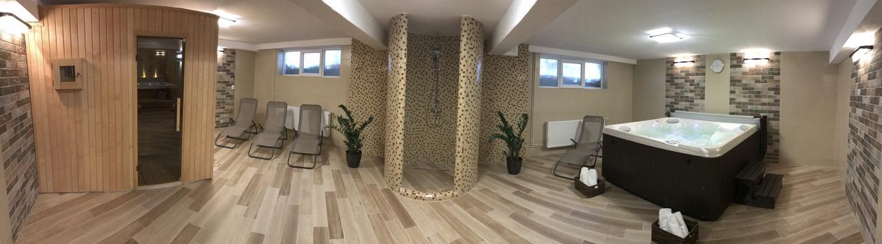 Villa Prestige Совата Екстериор снимка